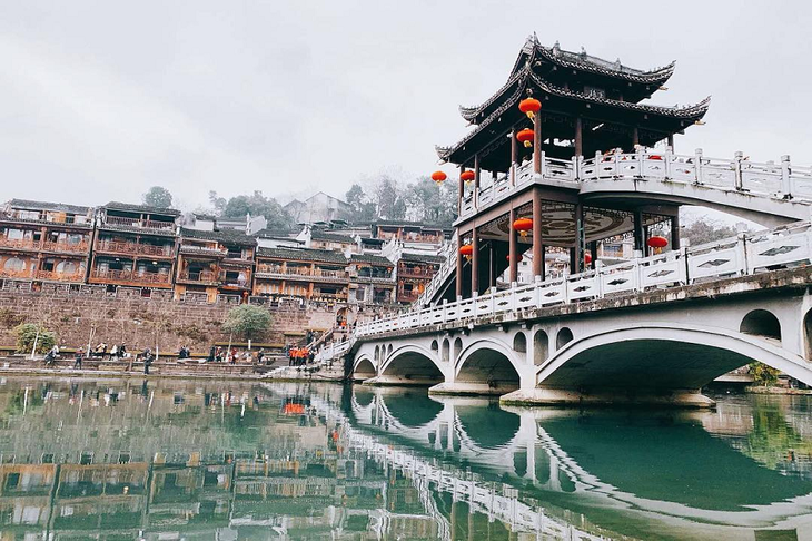 Du Lịch Trung Quốc: Hà Nội - Trương Gia Giới - Miêu Trại - Phượng Hoàng Cổ Trấn - Thiên Tử Sơn 5 Ngày Bay Charter Vietjet Air